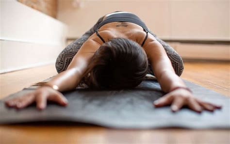 5 Benefits Of Yin Yoga & How To Get Started