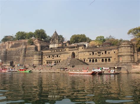 Maheshwar Fort / Holkar Fort, Maheshwar - Timings, History, Best Time ...