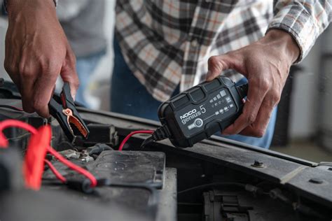 10 Best Battery Chargers to Keep Your Car Going - AutoZone