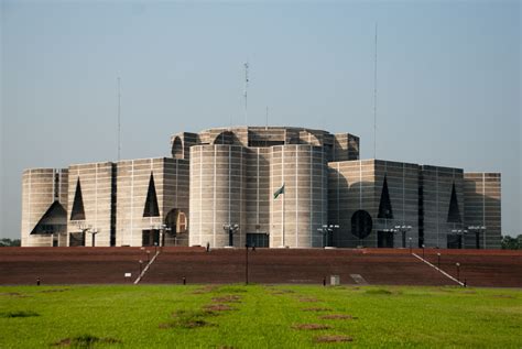 Louis Kahn: l'Assemblée nationale du Bangladesh, Dhaka, 1974 | Asia ...