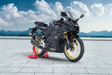 Yamaha YZF R15 Price 2023 Mileage, Specs, Images Of YZF R15 Carandbike ...