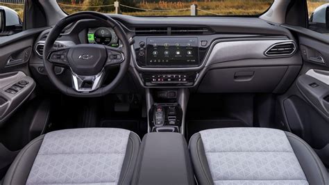 Let's Have a Look Inside the New Chevrolet Bolt EUV - Kelley Blue Book