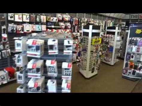 Touring an OPEN Radio Shack in 2019! - YouTube