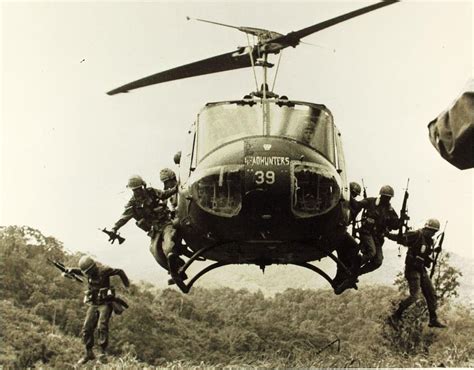 Bell Uh-1, Helicopter, Iroquois, Huey, Vietnam War Nord Vietnam, South ...