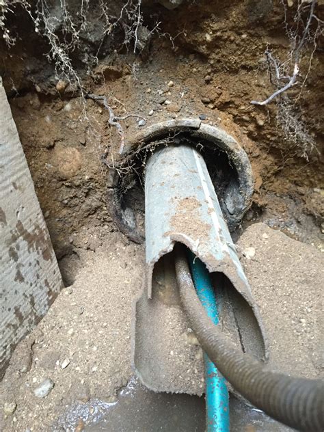 Illegal Sewer Liner Found During Routine Sewer Repair - Harris Water Main