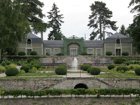 JR's Retirement: Chateau de Chantilly gardens