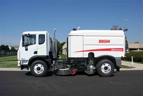 Elgin Sweeper forms partnership with Autocar | Equipment World