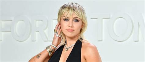 Miley Cyrus Announces She’s Performing At ‘TikTok Tailgate’ At Super ...