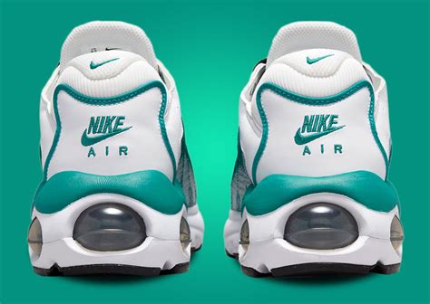 Bright Spruce Accents The Nike Air Max TW For Summer 2023