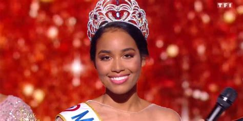 Qui est Clémence Botino, Miss France 2020 ? - Cosmopolitan.fr