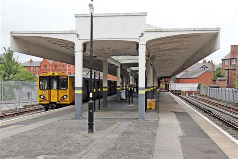 West Kirby Railway Station © El Pollock :: Geograph Britain and Ireland