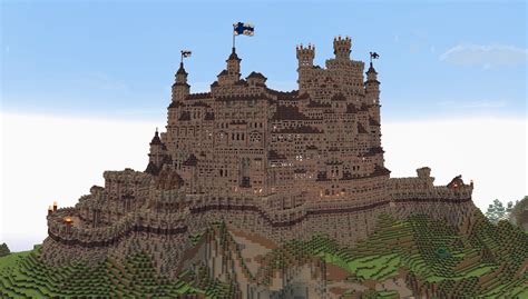 Plaunitz castle: An improvised hill fortress Minecraft Project