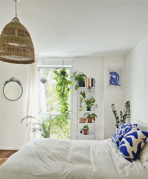 17 White Bedroom Ideas With Plants For A Sleep Sanctuary - Sleek-chic ...