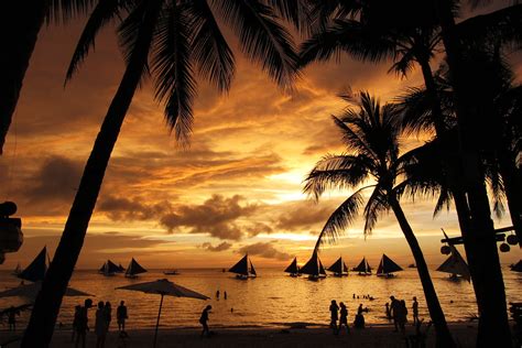 Boracay, Philippines. Sunset at White beach | Despite the re… | Flickr