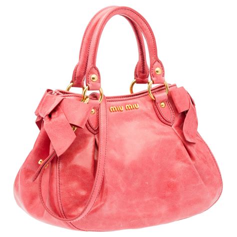 Elegance of living: Pink Handbags