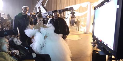 Jennifer Lopez gives behind-the-scenes look at 'Medicine' video