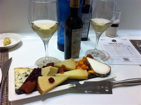 Spanish cheese platter with Godello wine | Spanish cheese, Cheese bar ...