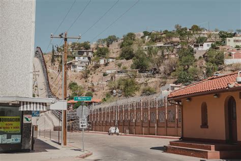 Los Nogales: Two faces of a hard border wall — palabra.