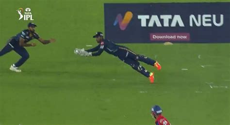 [Watch] Wriddhiman Saha takes one-handed stunner to dismiss DC’s Manish ...