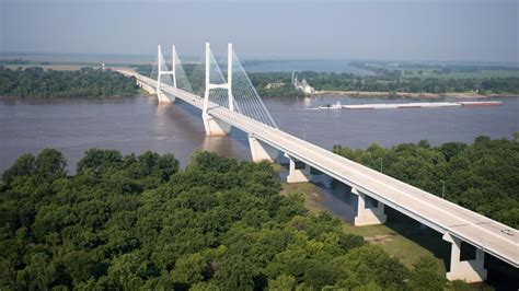 Greenville Bridge over the Mississippi River, Mississippi | Road trip ...