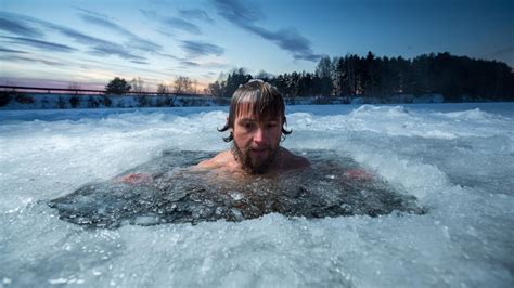 6 Ice Bath Benefits That May Convince You To Take the Plunge | BarBend