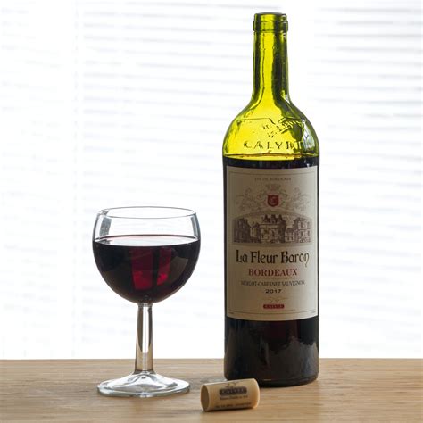 Keto Wine List: The 15 Best Low-Carb Wines (Red and White)