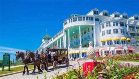 The 10 Best Hotels in Northern Michigan | Grand hotel mackinac island ...