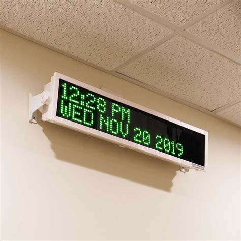 Wireless LED Message Board Display VNS1630 (45 Wide ...