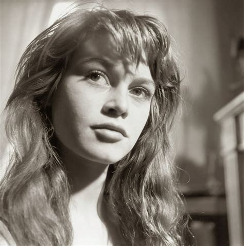 15 Stunning Black And White Photos Of A Young Brigitte Bardot In 1952 ...