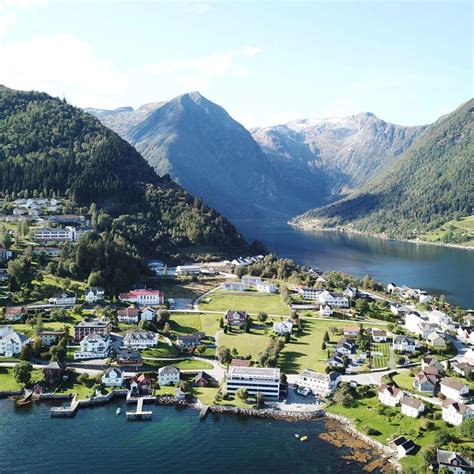 Midtnes Hotel Balestrand Norway