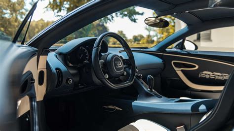 Bugatti Chiron L'Ébé Datang Dengan Interior dan Eksterior Estetik ...