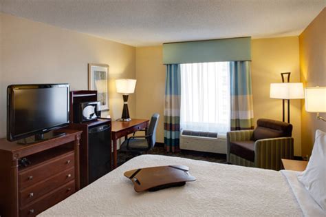 Hampton Inn and Suites - blogTO - Toronto