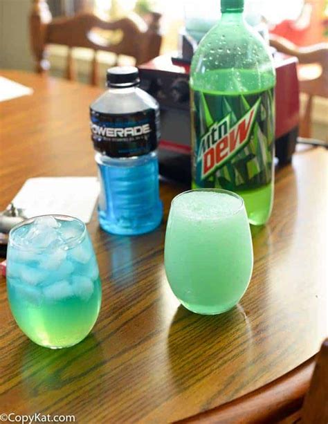 Make your own Taco Bell Baja Blast Freeze at home