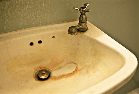 Methods For Cleaning And Removing Hard Water Stains | Action Plumbing