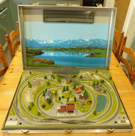 Z GAUGE NOCH MODEL RAILWAY TRAIN LAYOUT IN A SUITCASE | in Blofield ...