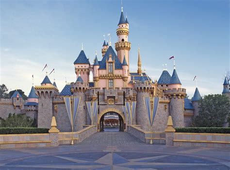 3 Attractions to Visit in California - aRes Travel