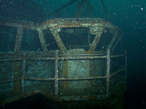 This Sunken Aircraft Carrier That Lives Below Florida's Waters Is ...