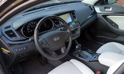 Kia Cadenza Photos: 2014 Kia Cadenza interior