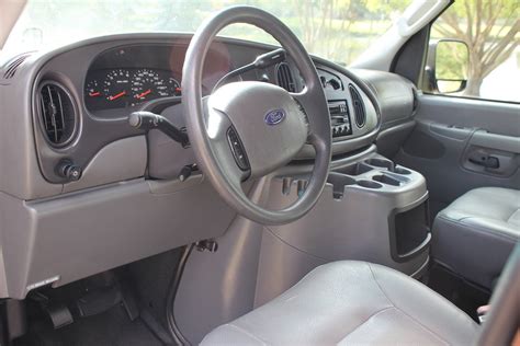 2004 Ford E-350 - Interior Pictures - CarGurus