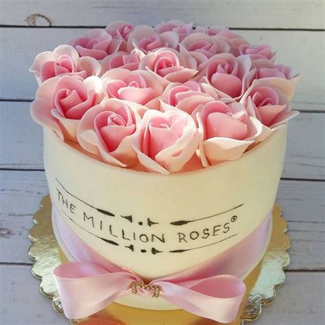 The million roses cake | Rose cake, Birthday cake roses, Anniversary ...