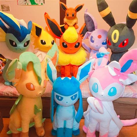 Meet All 9 Life Size Plushies Of Eevee And Its Evolutions in 2020 ...