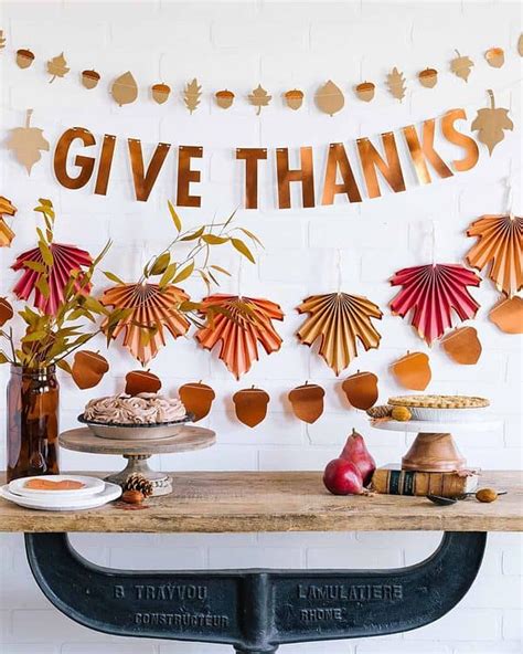 Fall Leaf Garland | EnFete Thanksgiving Decorations