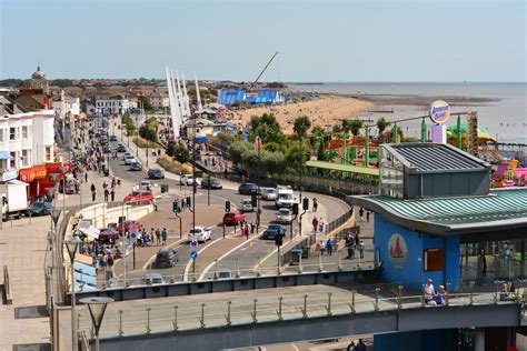 Southend Seafront © Oliver Mills cc-by-sa/2.0 :: Geograph Britain and ...