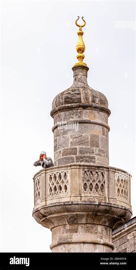 Muezzin hi-res stock photography and images - Alamy