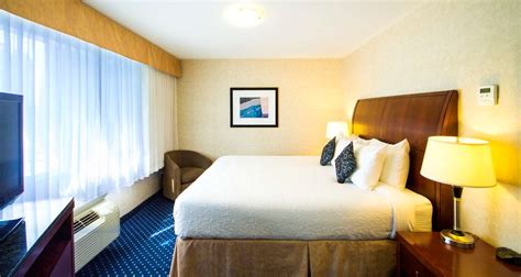 Best Western Plus Suites Downtown Calgary, AB - See Discounts