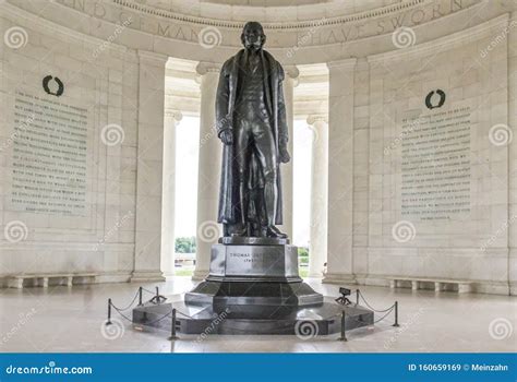 President Thomas Jefferson S Statue at the Jefferson Memorial in ...