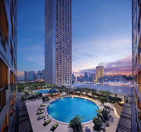 Swissotel The Stamford Singapore Pool Pictures & Reviews - Tripadvisor