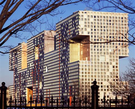 STEVEN HOLL ARCHITECTS - SIMMONS HALL - MIT