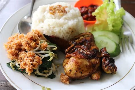 10 Makanan Khas Bali yang Enak dan Wajib Dicoba