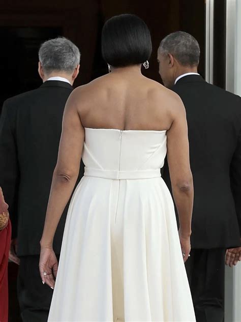 Michelle Obama’s stunning back muscles : r/ladyladyboners